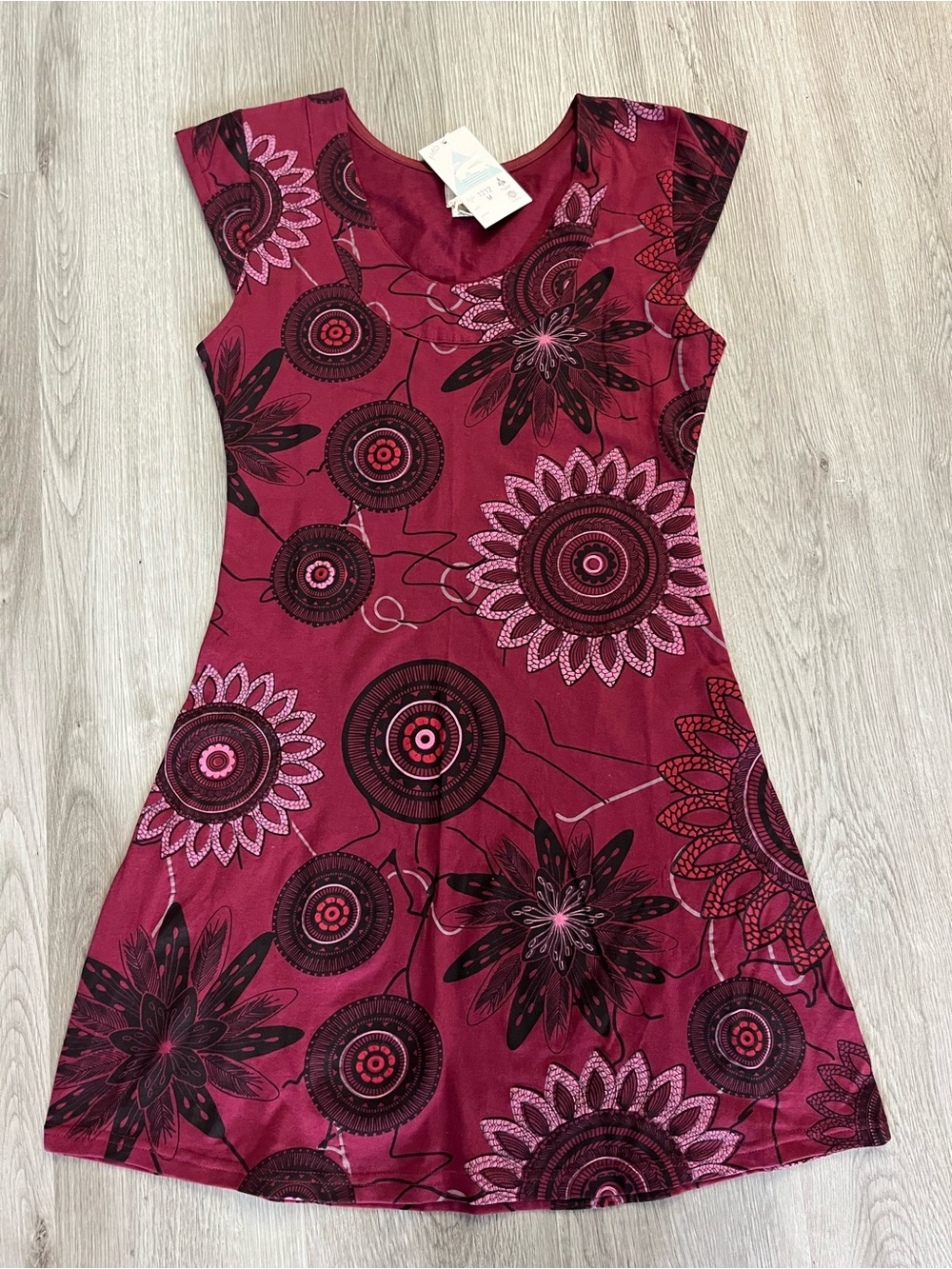 🔥288–NWT Cap-Sleeve Floral A-Line Mini Dress in Berry